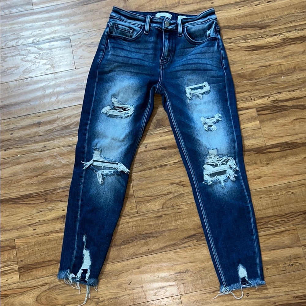 KanCan NWOT Mid-Rise Blue Ankle Cropped Distressed Jeans Size 27
